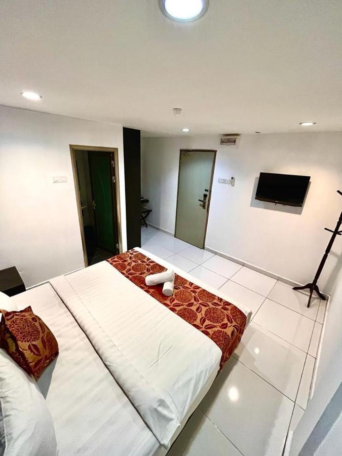 Hotel Zamburger Tengkera Melaka Kültér fotó