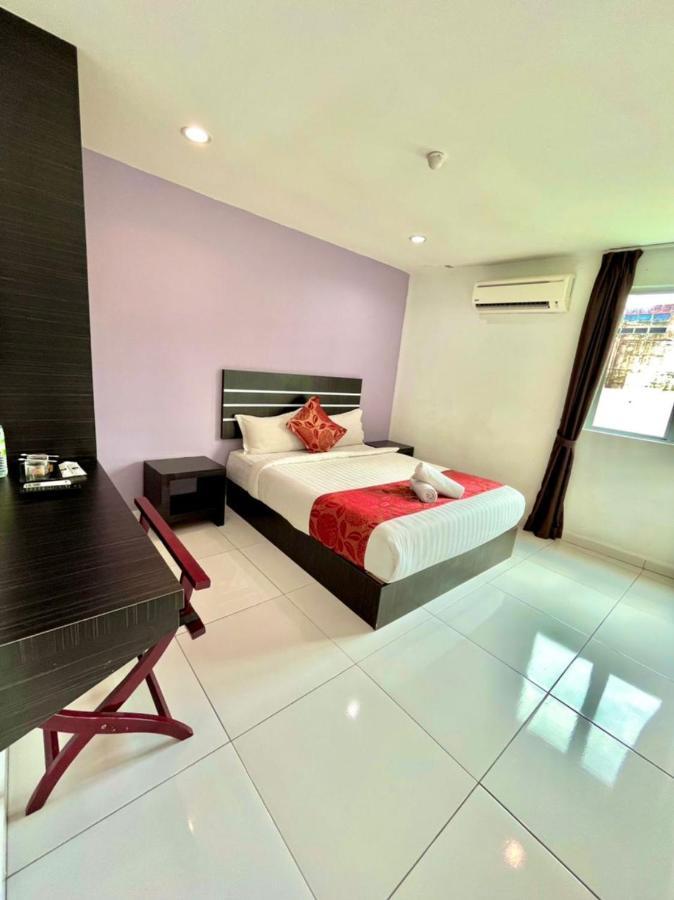 Hotel Zamburger Tengkera Melaka Kültér fotó